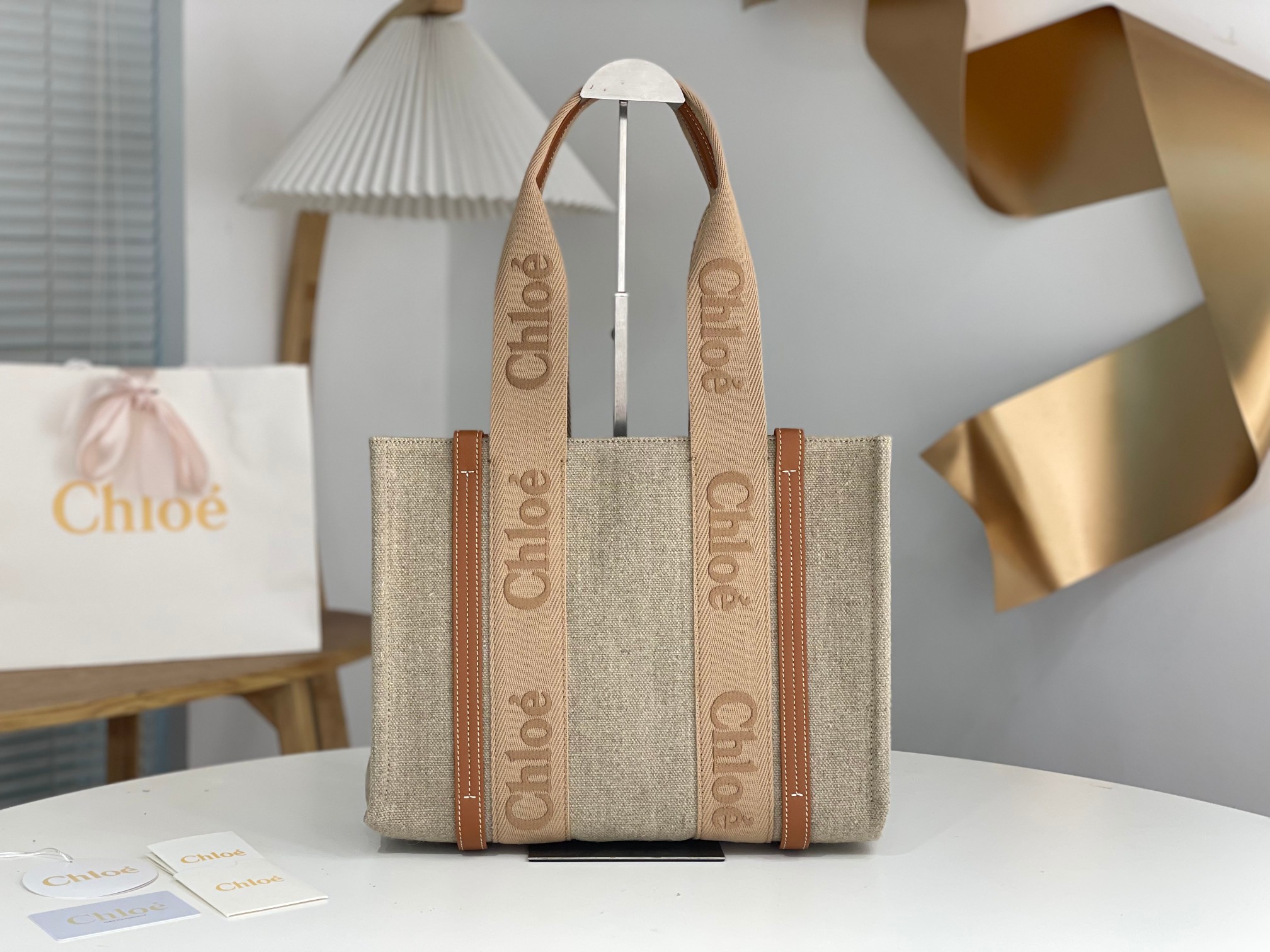 Chloe Medium Woody Tote Bag In Linen